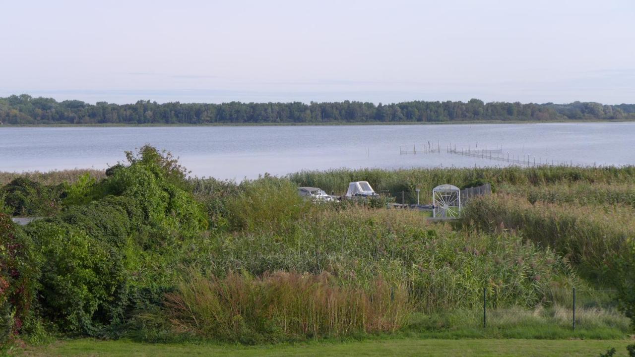 Pension Am Bodden Ribnitz-Damgarten Exterior foto